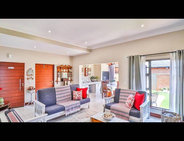 2 BEDROOM TOWNHOUSE FOR SALE IN RETIRE AT MIDSTREAM